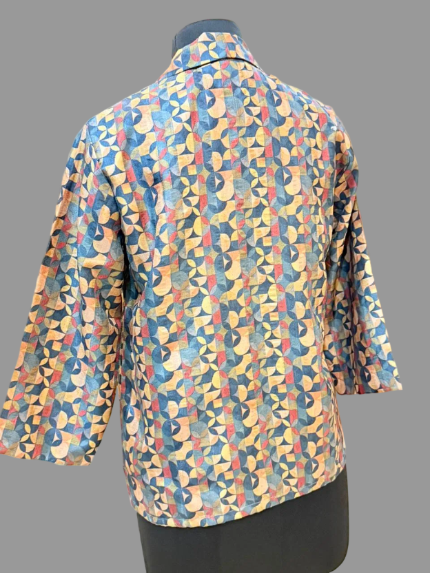 Effortless Edge: The Seamless Geometric Jacket